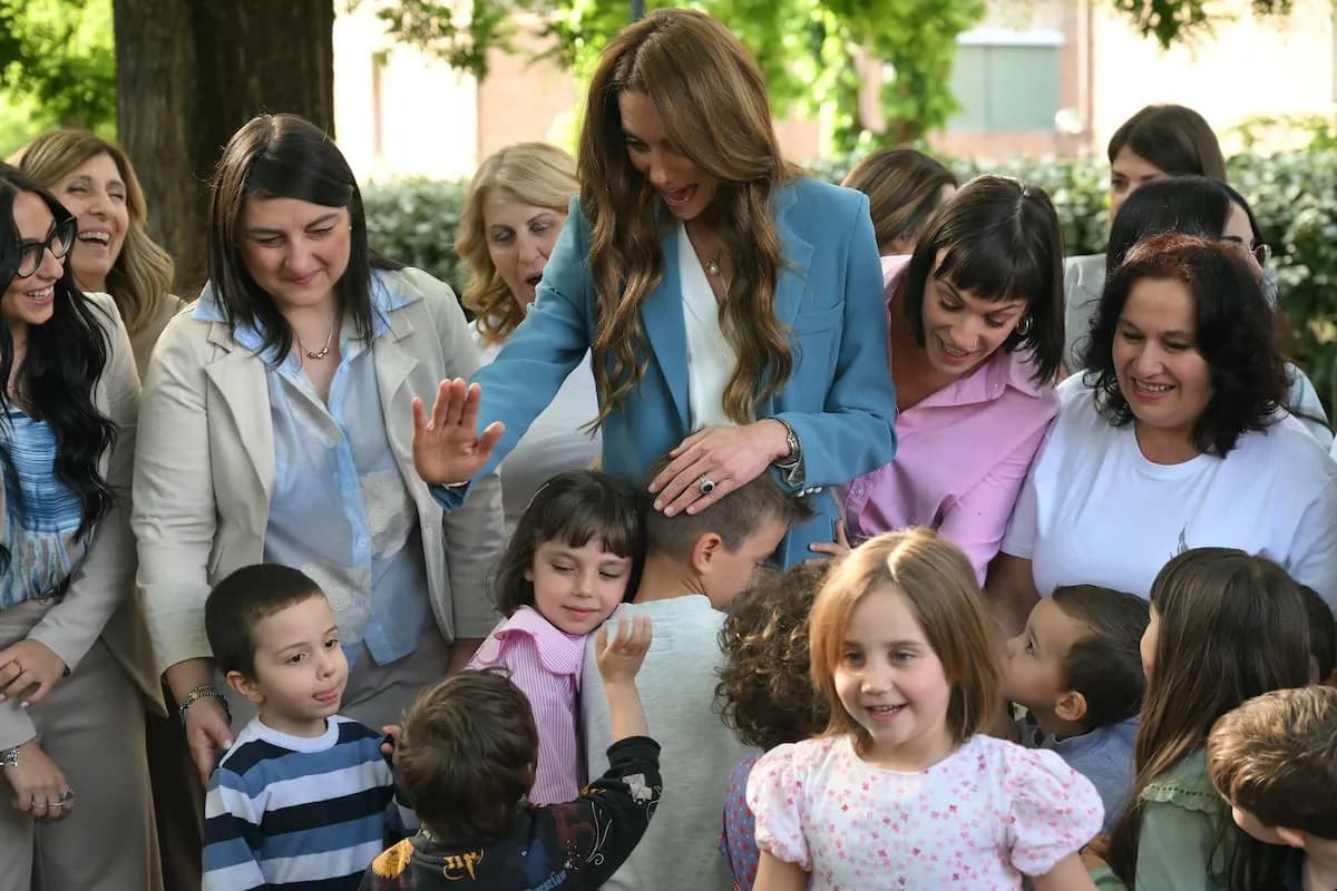 Kate reinicia su agenda internacional en Italia tras anunciar remisión de cáncer